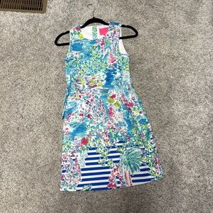 Women’s 00 Lilly Pulitzer shift dress.